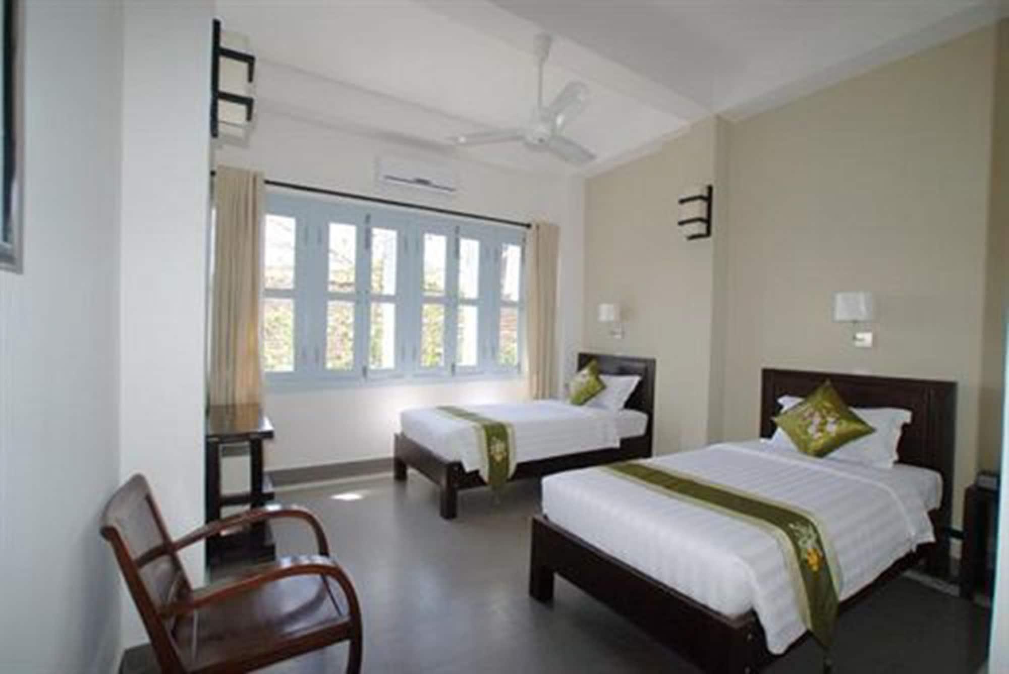 The Columns Hotel Kampot Exterior foto