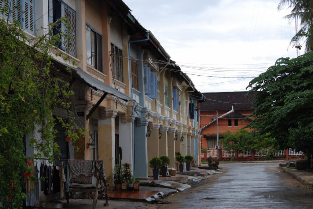 The Columns Hotel Kampot Exterior foto