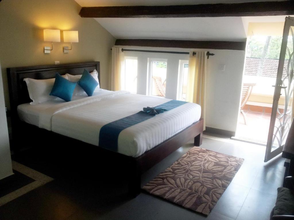 The Columns Hotel Kampot Cameră foto
