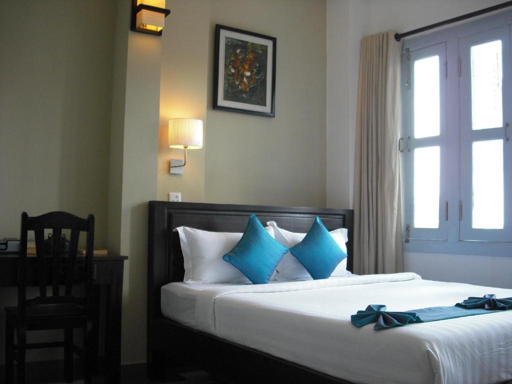 The Columns Hotel Kampot Cameră foto